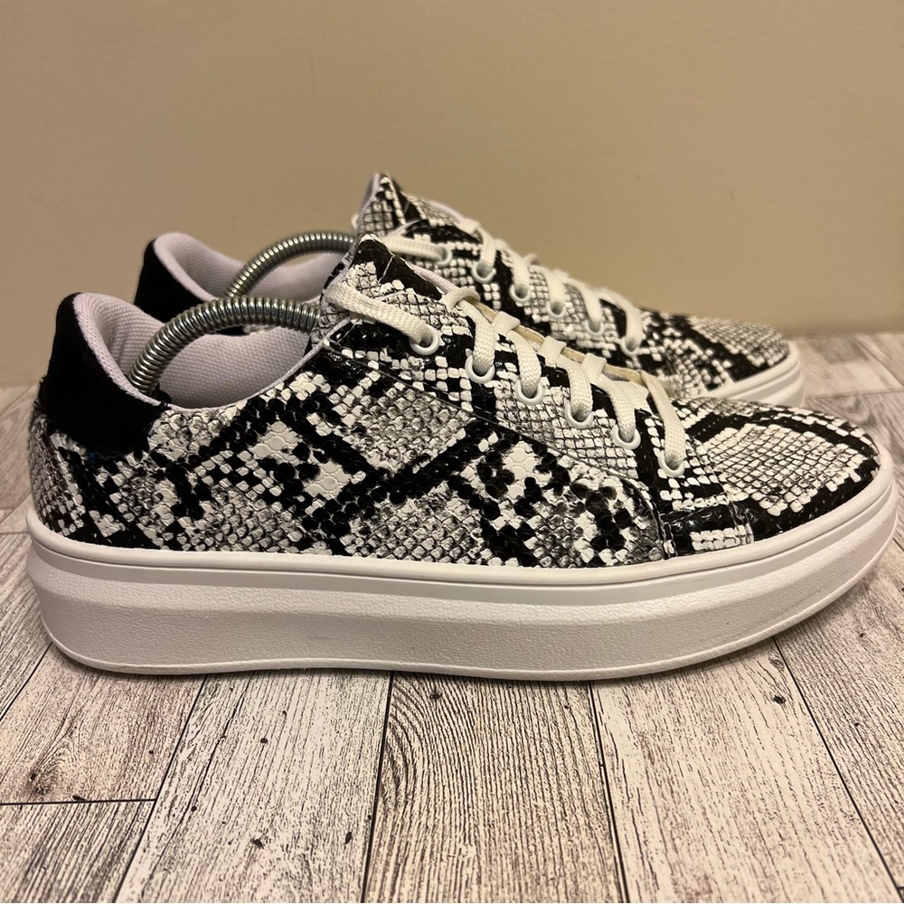 TOPSHOP Cuba Snake skin pattern Platform Shoes faux leather 8.5M Black White